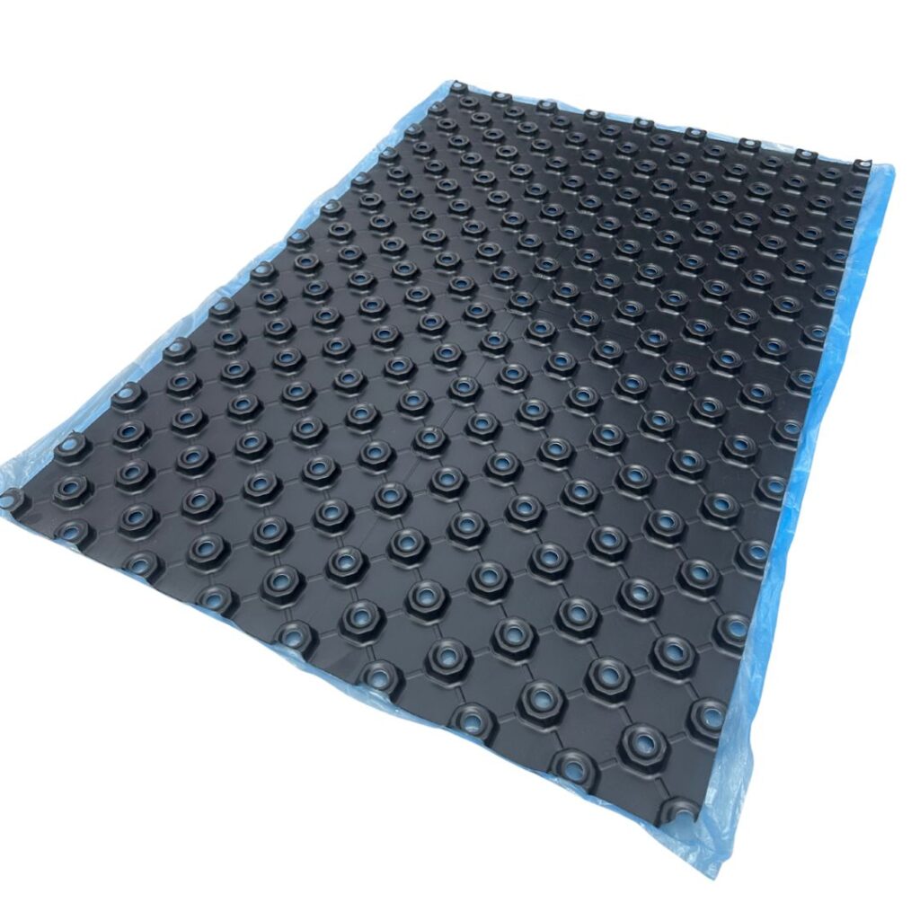 Plastic Castellated Floor Panel. Each Panel 1220 x 820 x 15mm ( = 1m²/Panel). For 12mm pipe